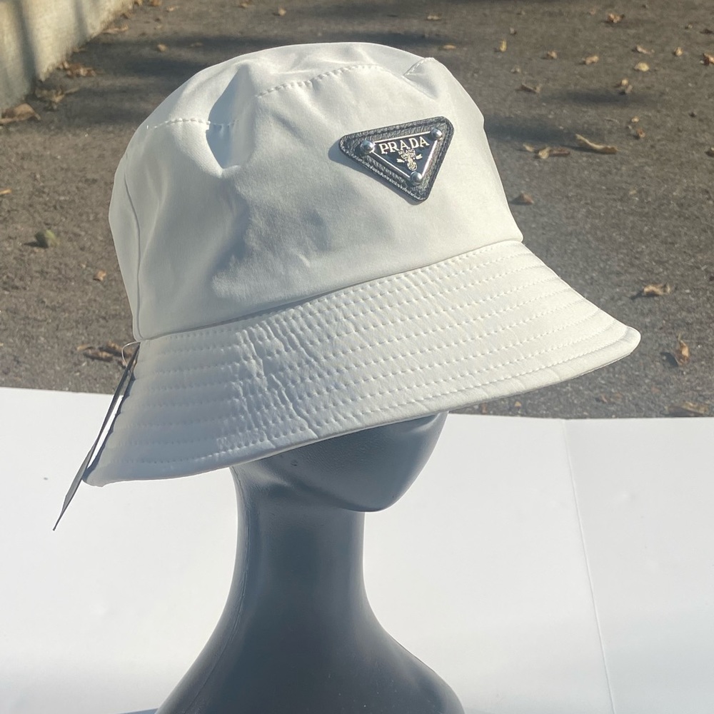 Bucket hat
